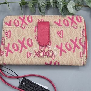 XOXO Women's Pink and Tan Wallet XOXO Women's Wristlet Wallet Clutch Zip Around